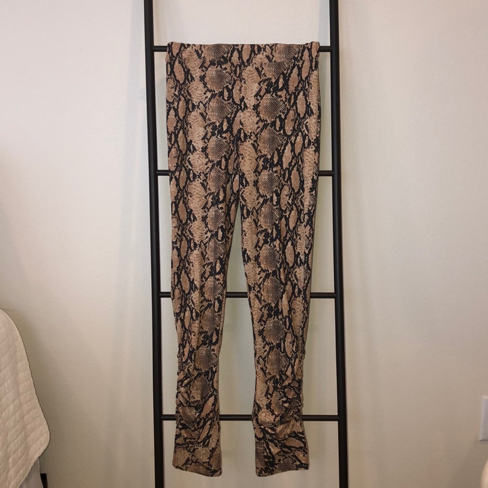 NWOT Snake Print Leggings